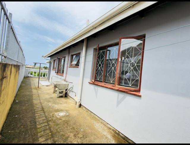 3 BEDROOM HOUSE FOR SALE IN NEWLANDS WEST